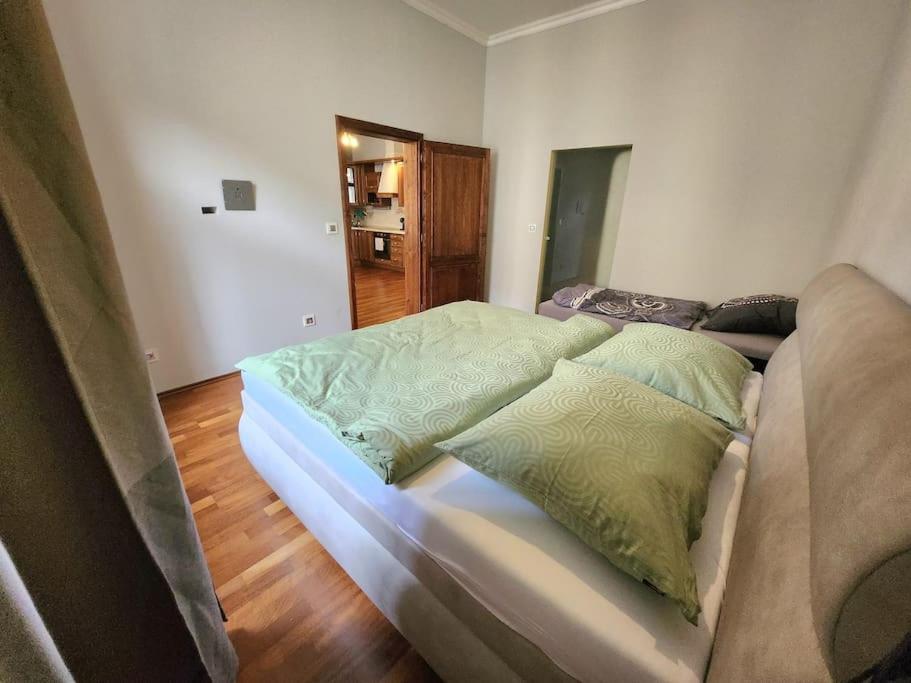 Spacious Apartment 6Min From The Dancing House Prag Exterior foto