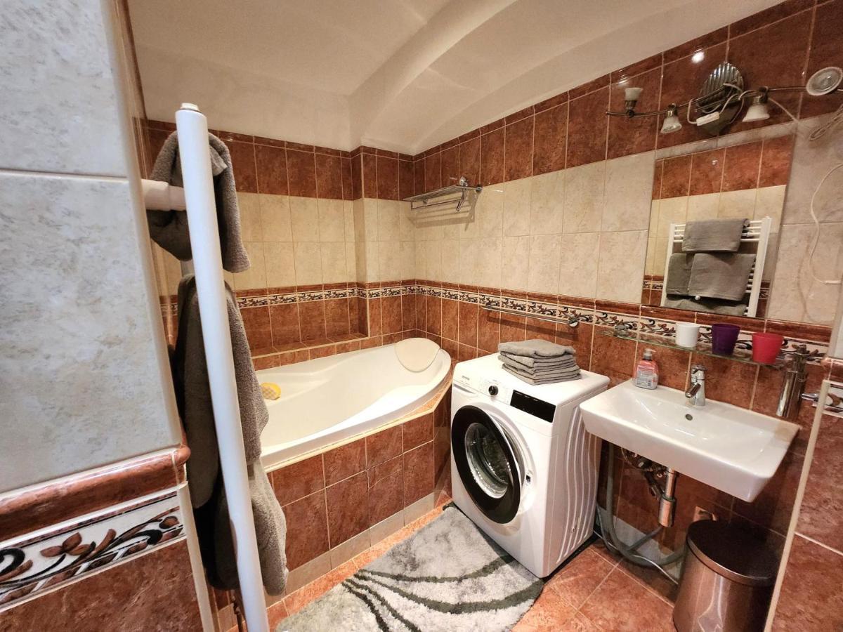 Spacious Apartment 6Min From The Dancing House Prag Exterior foto